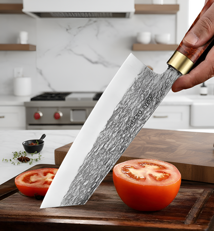 Santoku Japonais VG10 Forgé – Kensei Kaizen Acier VG10 • Finition martelée • Lame 18 cm